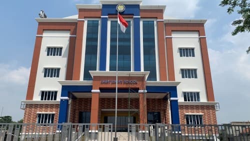 Sekolah/Universitas